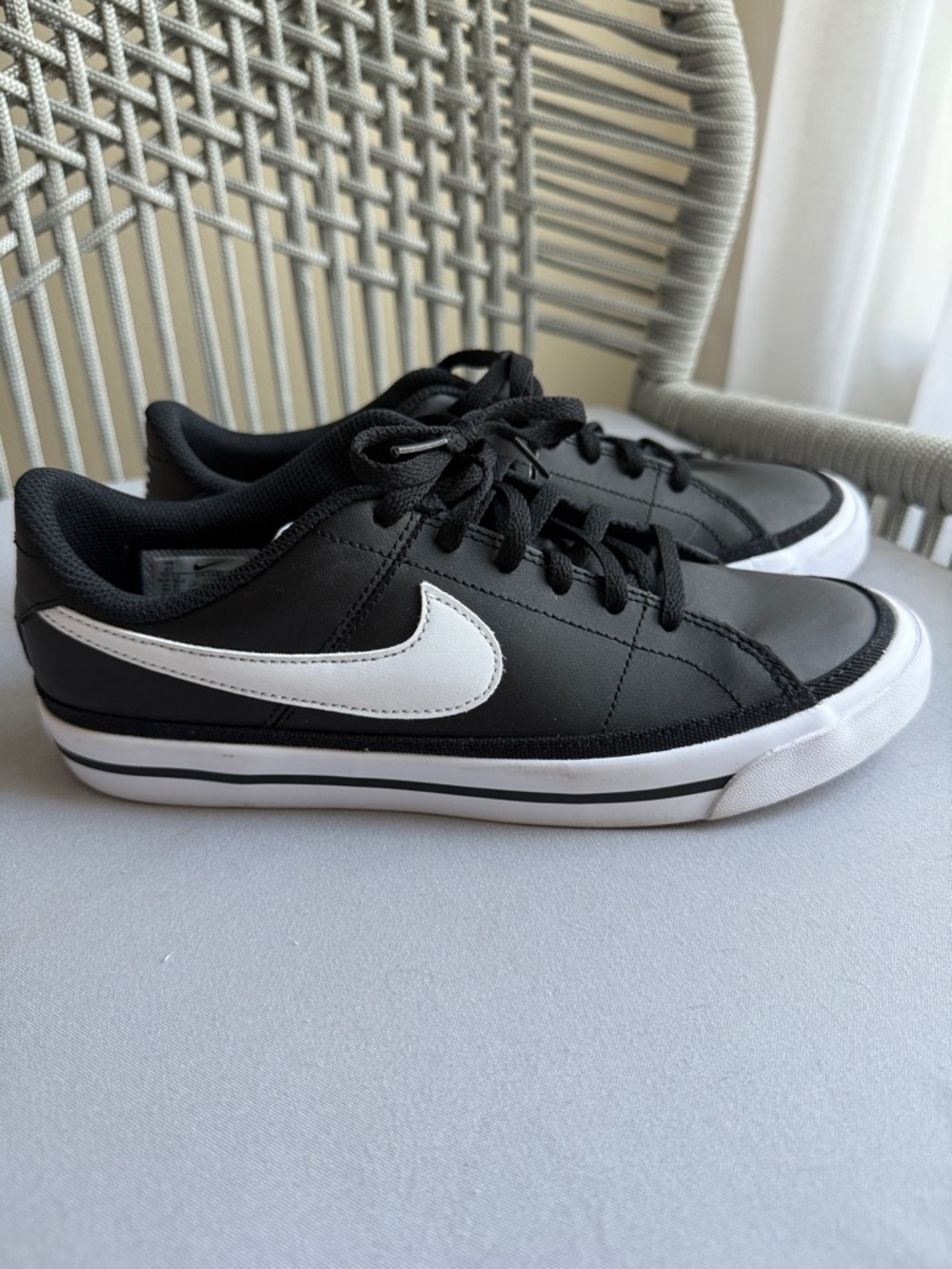 Nike Blazer Black Sneakers with White Swoosh Low-Top